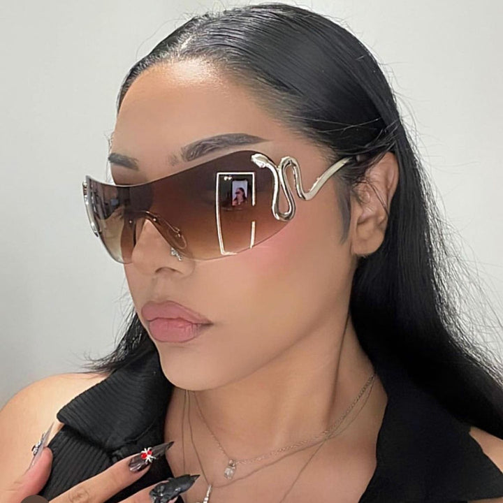 Ladies futuristic sports sunglasses with playful design Bowlift