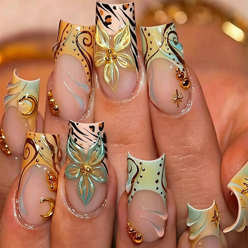 Artificial nail set with floral 3D applications and elegant decorations Bowlift
