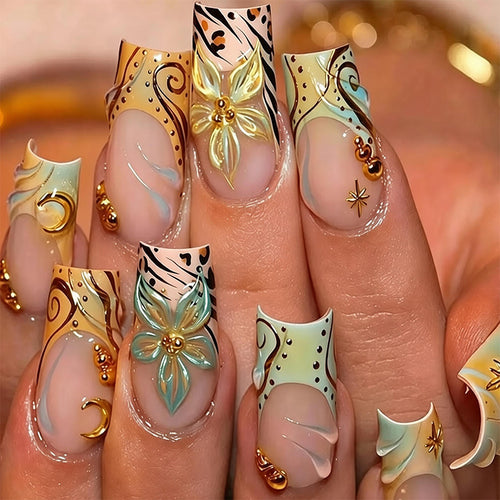 Artificial nail set with floral 3D applications and elegant decorations Bowlift