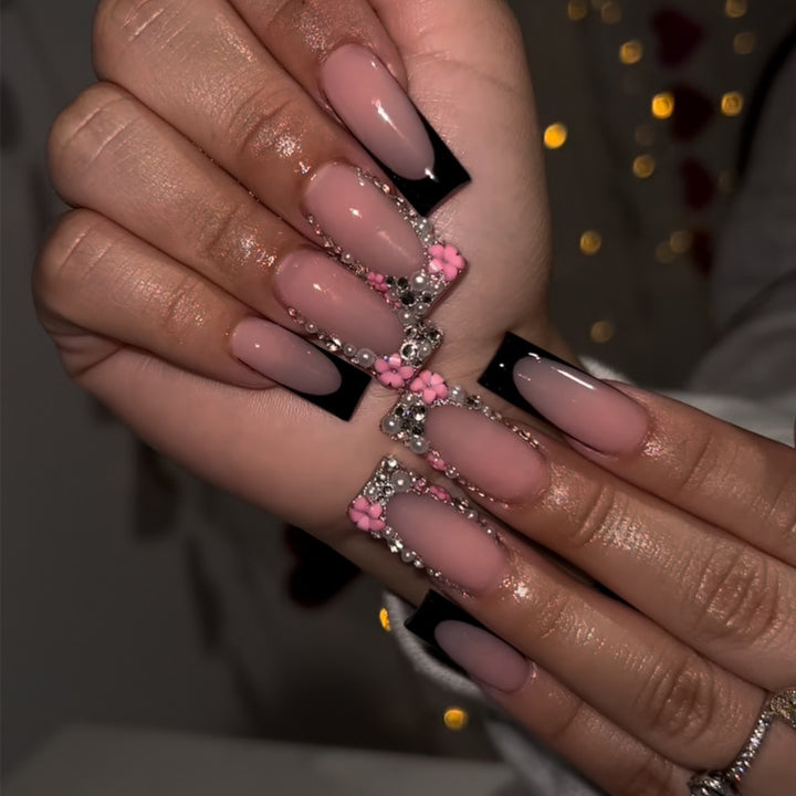 Elegant Stiletto Press-On Nail Art with Rhinestone Accents Bowlift