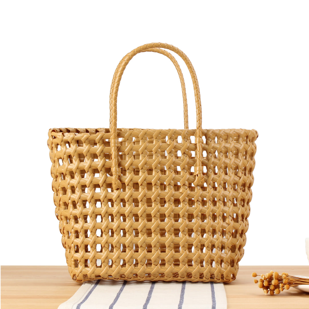 Handcrafted basket bag with unique structural design Bowlift
