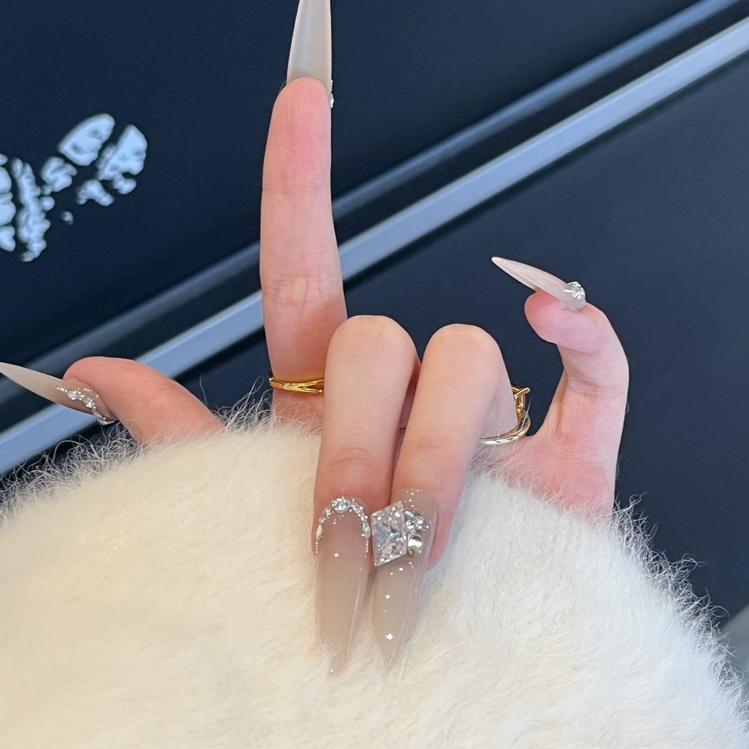 Rhinestone-Embellished Stiletto Press-On Nails Bowlift