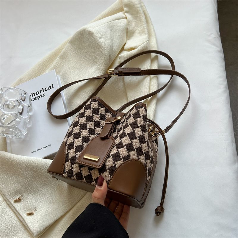 Chic Textured Bucket Bag Bowlift