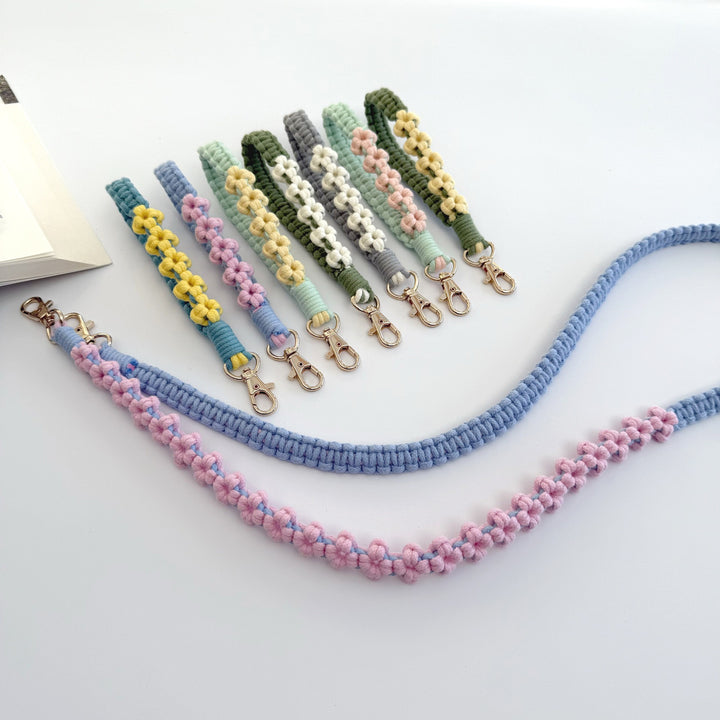 Decorative Macrame Pet Leash Bowlift
