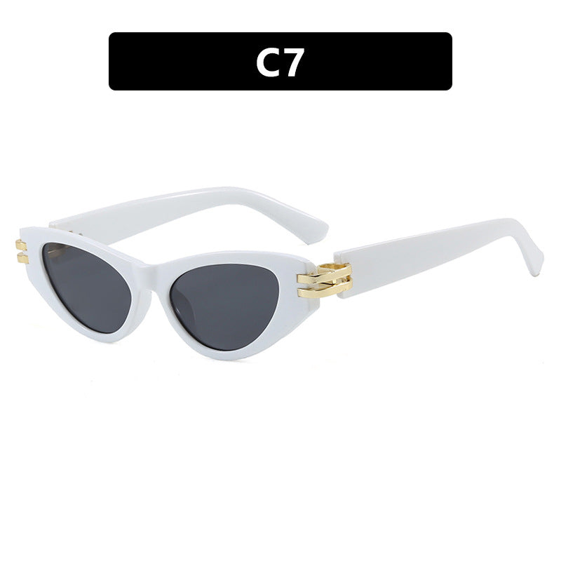 Ladies Cat-Eye Sunglasses with Luxurious Accents Bowlift