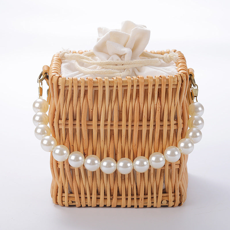 Elegant Picnic Basket Bowlift