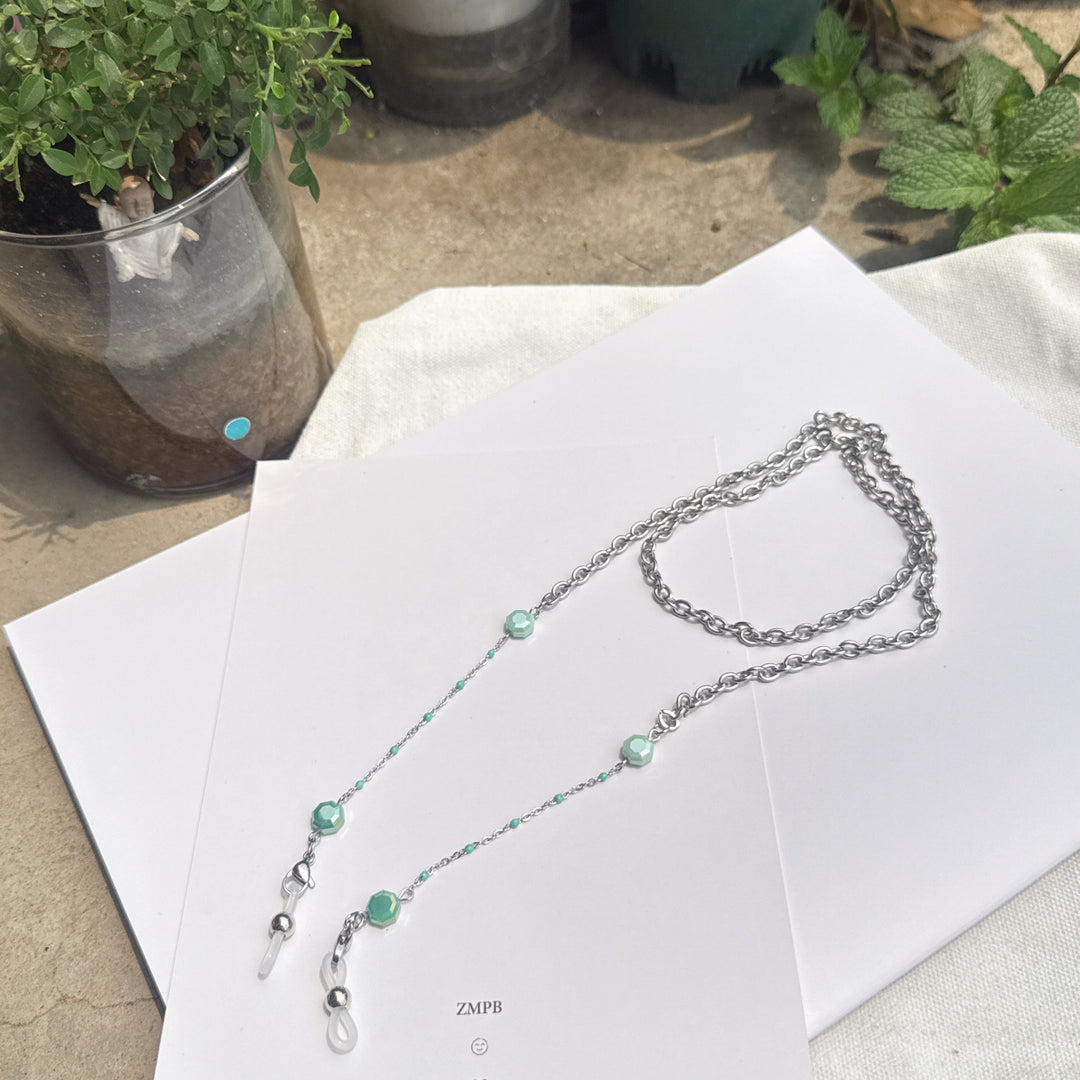 Decorative Chain Necklace with Beaded Accents Bowlift