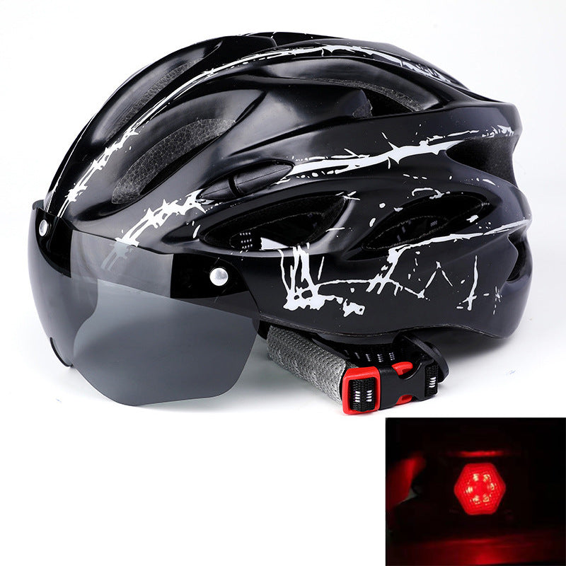 Bicycle helmet with integrated sun visor and optimal ventilation Bowlift