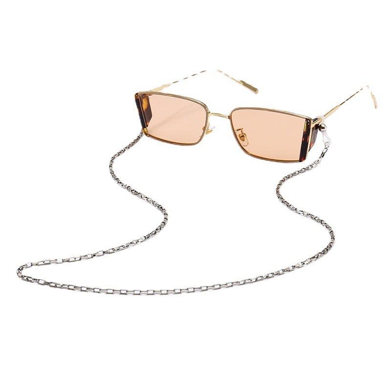 Fashionable Eyewear with Stylish Chain Bowlift