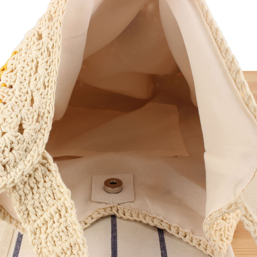Crochet shoulder bag with playful sunflower pattern Bowlift