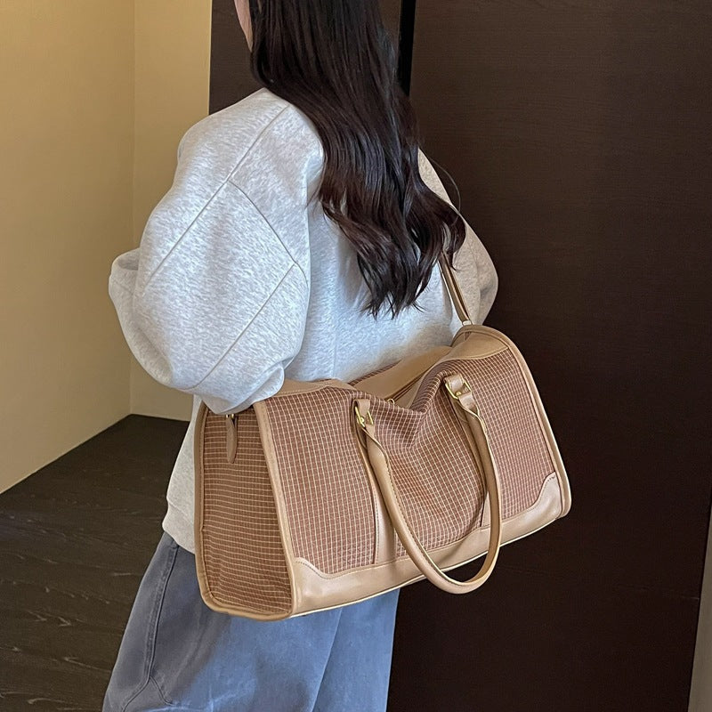 Elegant Handbag Bowlift