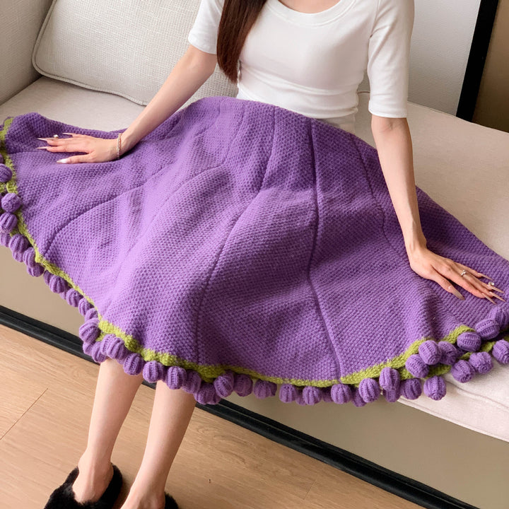 Cozy Blanket with Playful Pompons Bowlift