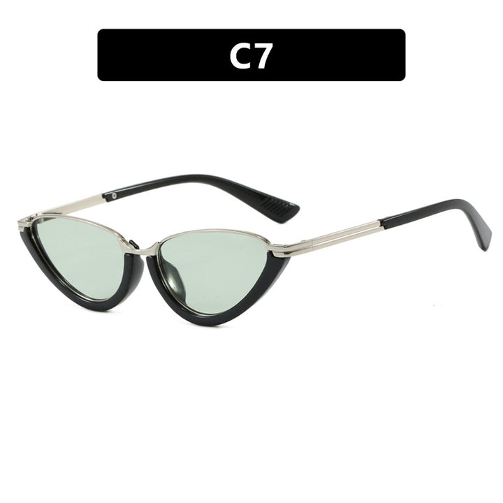 Women futuristic Cat-Eye sunglasses with golden accents Bowlift