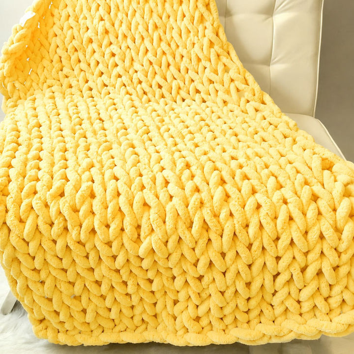 Oversized chunky knit throw blanket with plush chenille yarn Bowlift