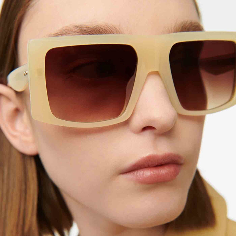 Women's square sunglasses with robust plastic frame and protective UV filter Bowlift