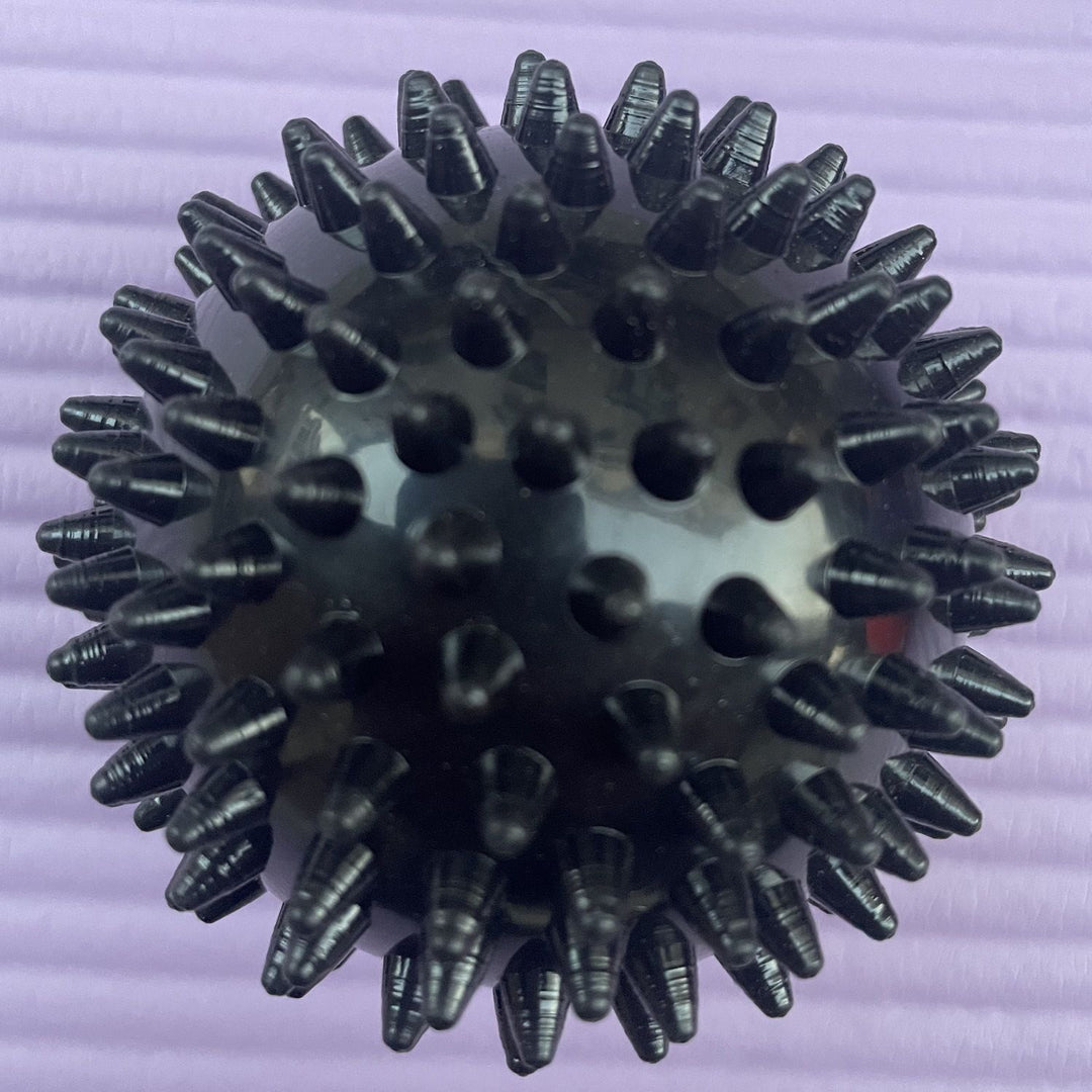 Massage ball with knobs Bowlift