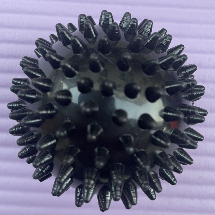 Massage ball with knobs Bowlift