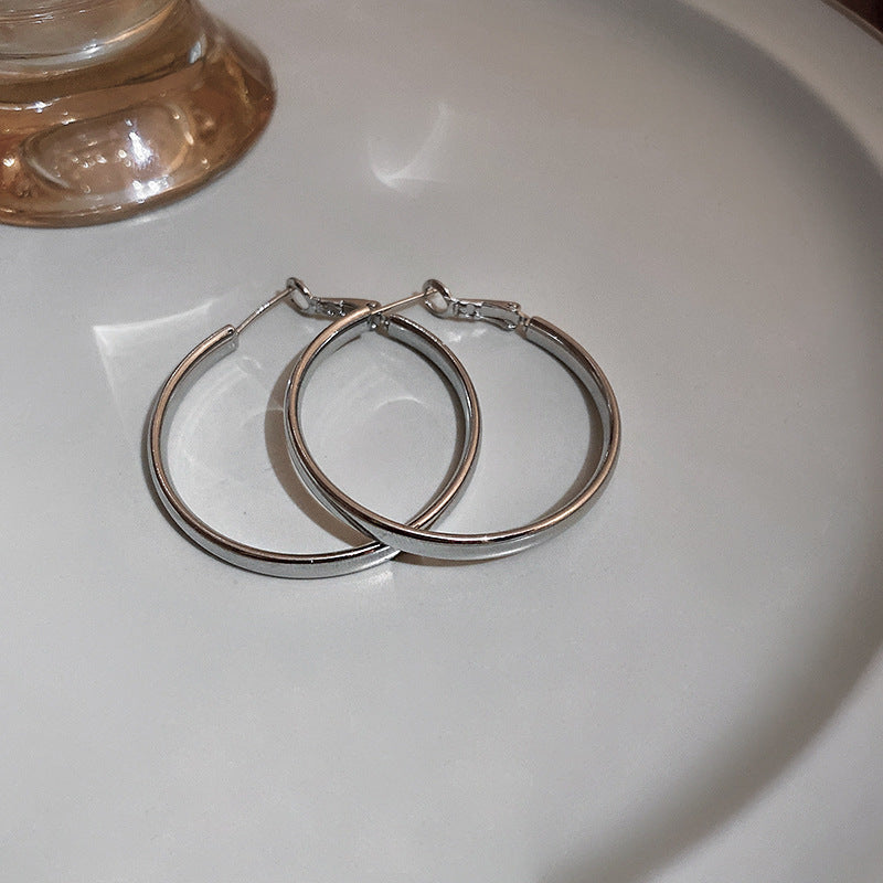 Elegant and Minimalistic Hoops Made of High-Quality Stainless Steel Bowlift