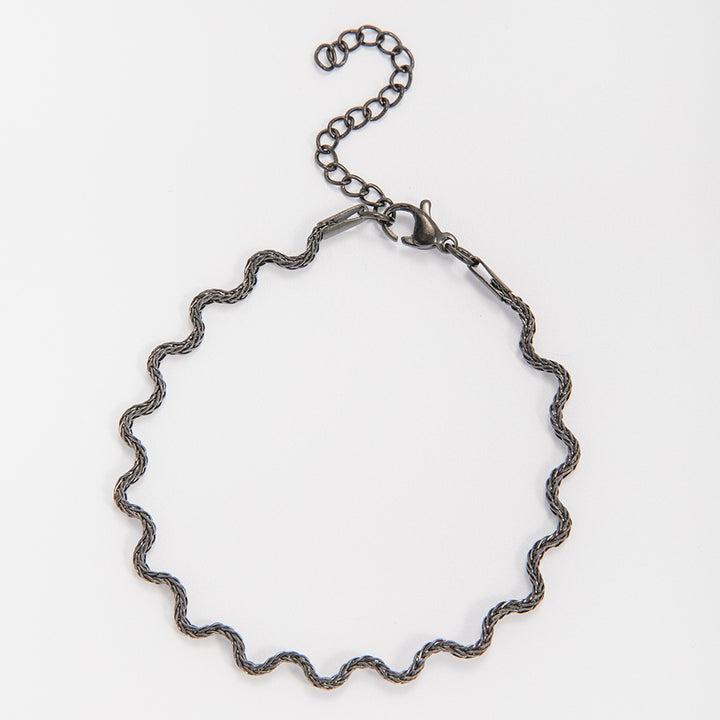 Elegant Wavy Chain Necklace Bowlift