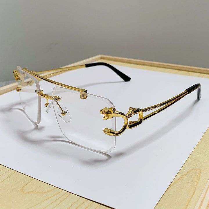 Women's glasses with extravagant frame and luxurious accents Bowlift