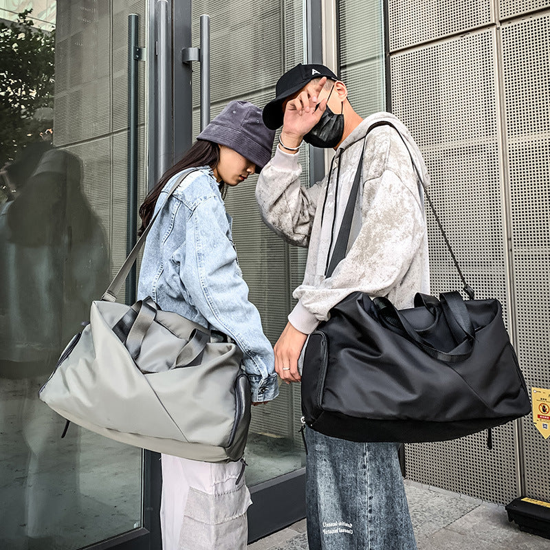 Sporty and Elegant Travel Bag Bowlift