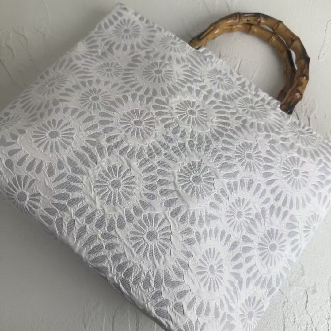Exclusive and handcrafted beach bag with bamboo handles Bowlift
