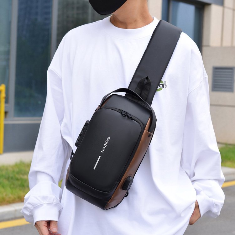 Shoulder bag with ergonomic design and multiple compartments Bowlift