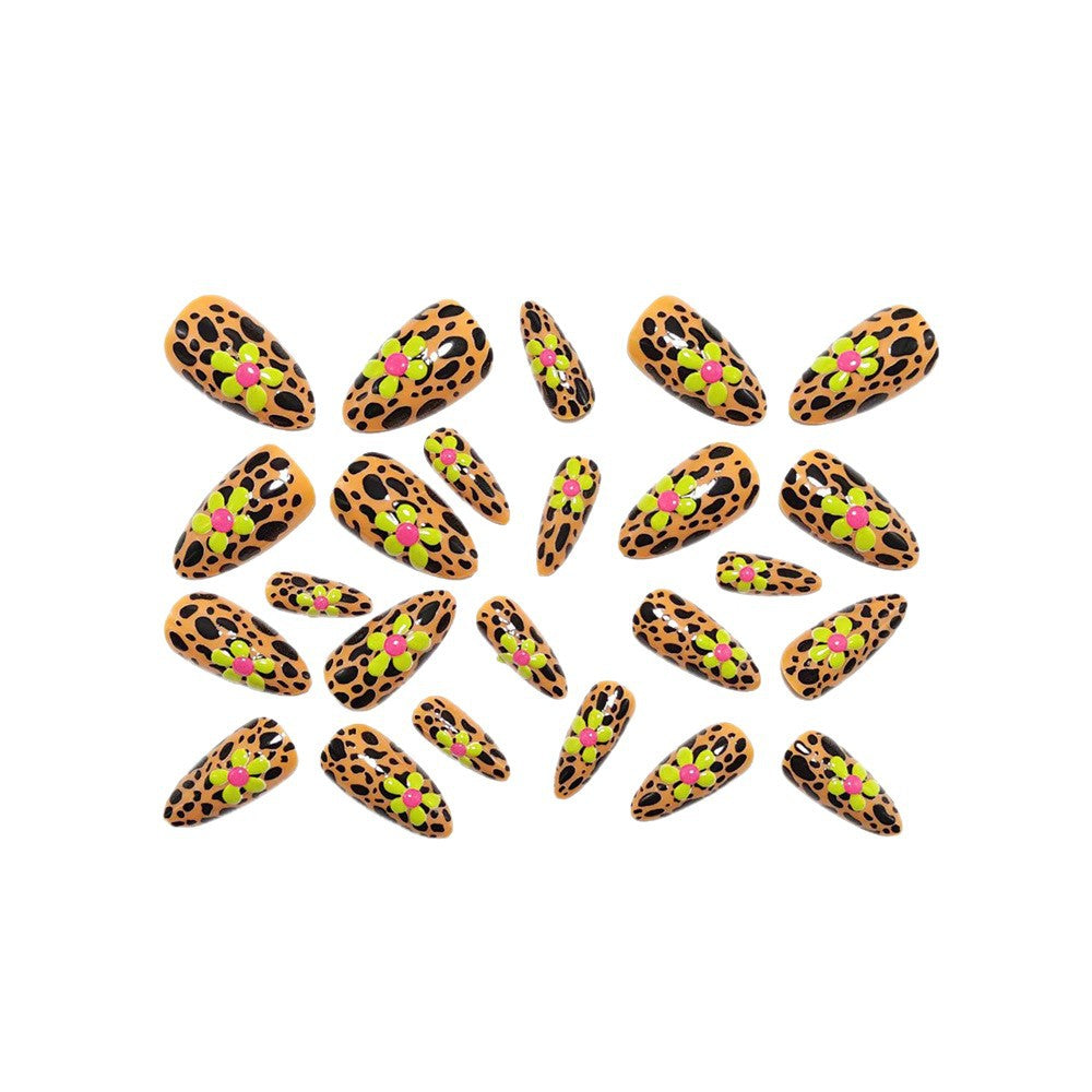 Artificial nails in modern animal patterns with floral accents Bowlift