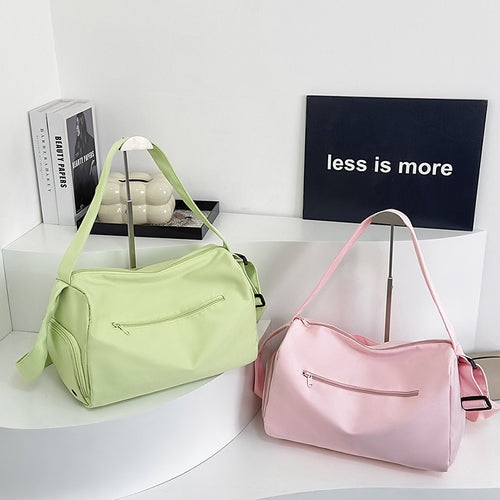 Versatile Multi-Pocket Gym Duffle Bowlift