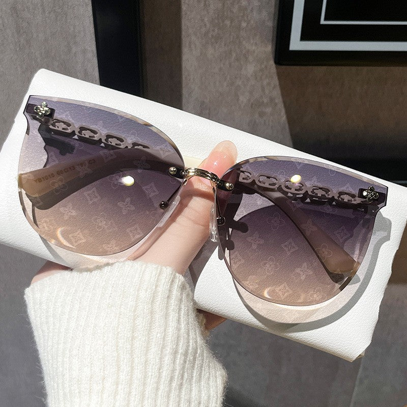 Women Cat-Eye Sunglasses with Luxurious Design and High-Quality UV Protection Bowlift