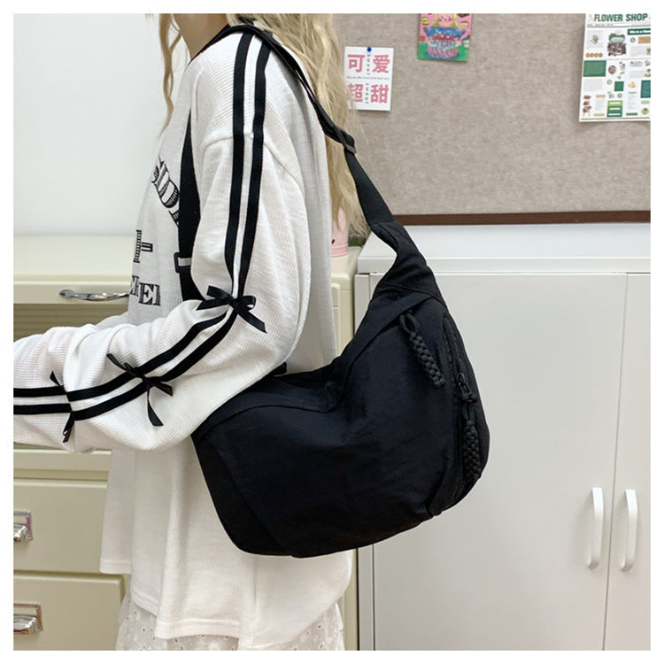 Comfortable shoulder bag with practical compartments Bowlift