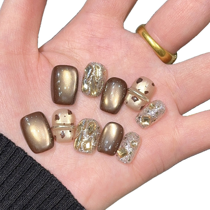Glamorous artificial nails with exclusive accents Bowlift