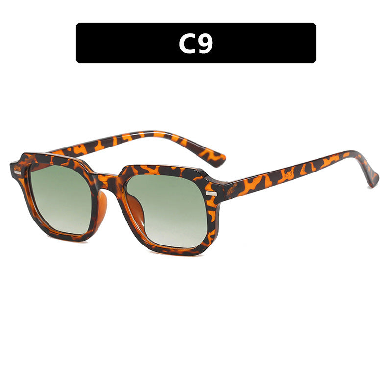 Ladies stylish sunglasses in striking, geometric design Bowlift
