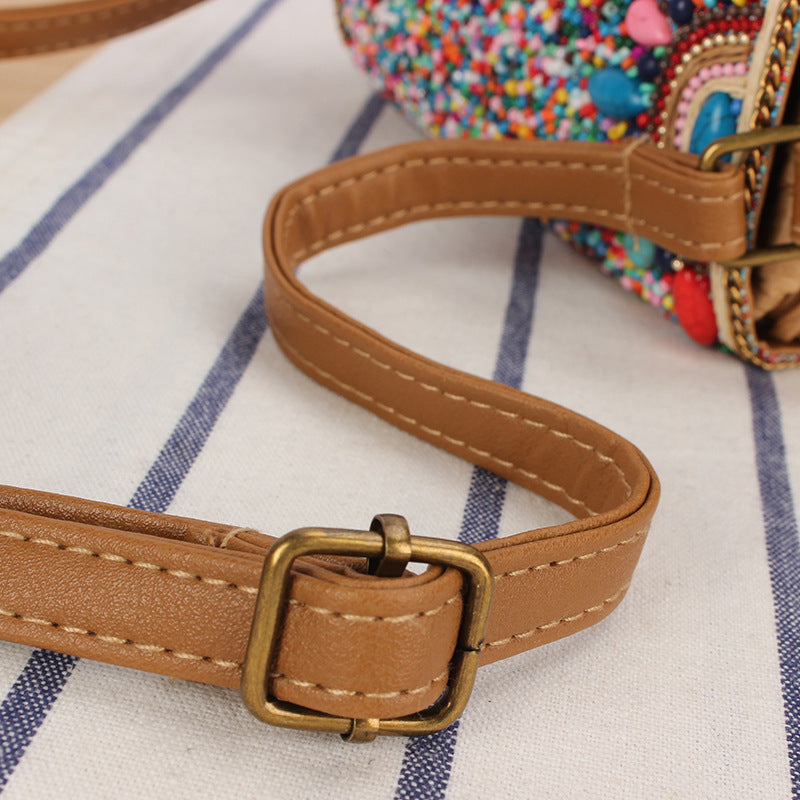 Trendy shoulder bag with playful design Bowlift