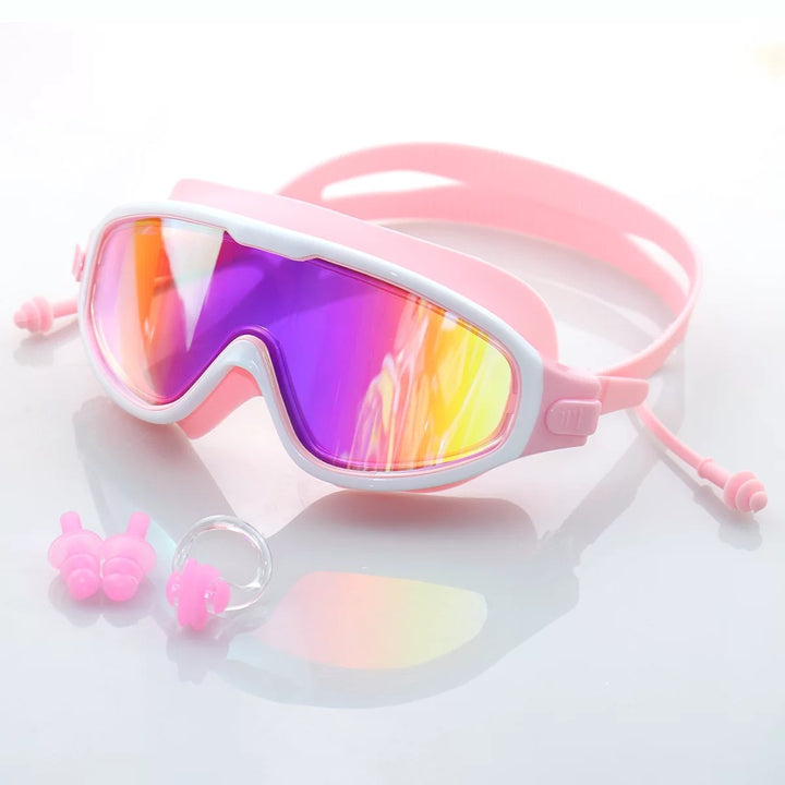 Snorkel mask with comprehensive field of view and comfortable silicone details Bowlift