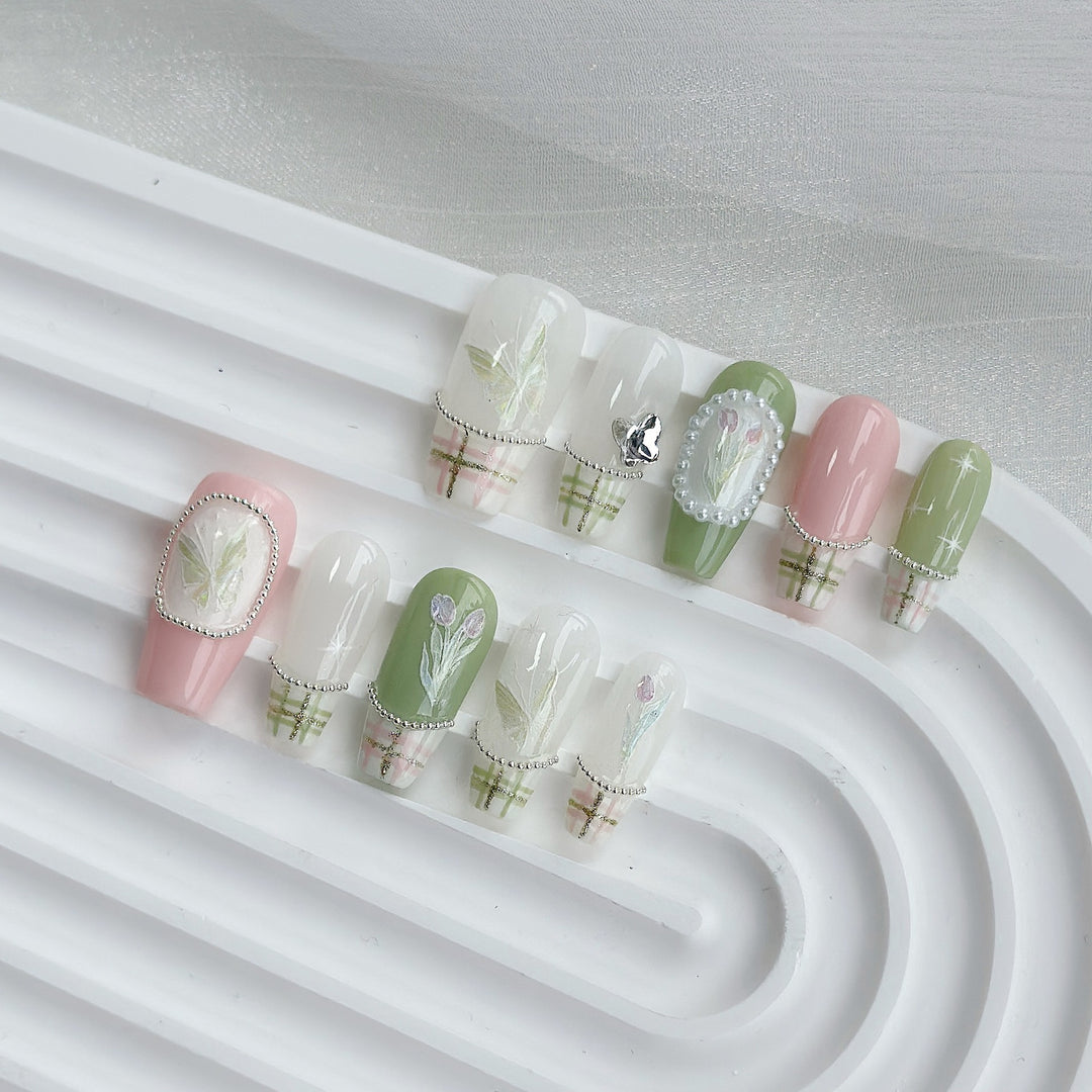Artistic Floral Press-On Nail Set  1791773346