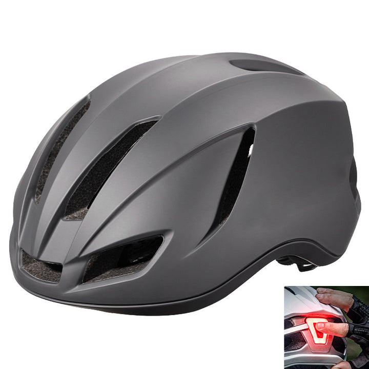 Road bike helmet with integrated safety light Bowlift