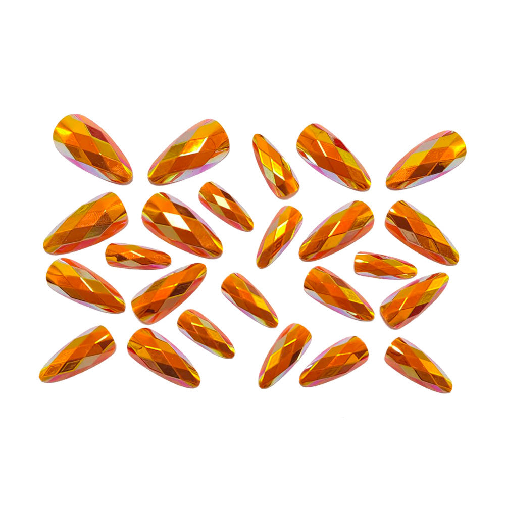 Glamorous artificial nails with faceted effects Bowlift