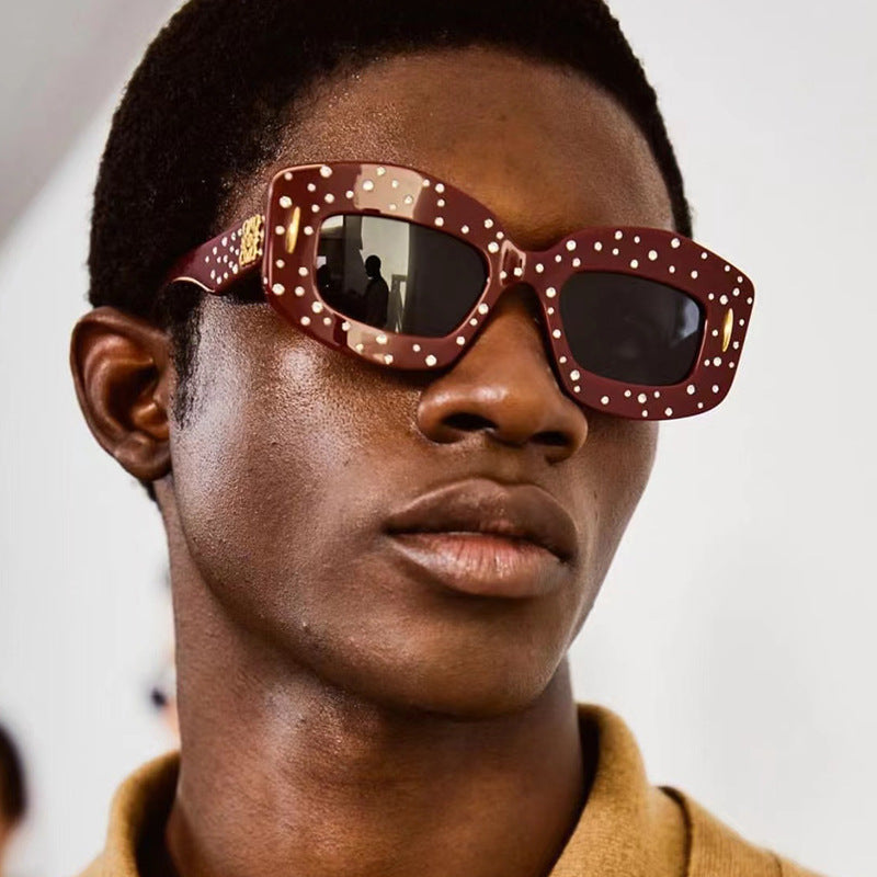 Women's fashionable sunglasses with glamorous rhinestone embellishment Bowlift