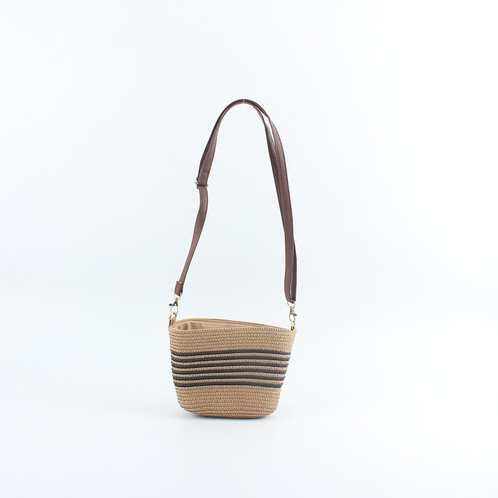 Shoulder bag with adjustable shoulder strap and structured design Bowlift