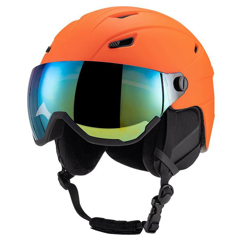 High-Performance Skiing Helmet with Integrated Visor Bowlift