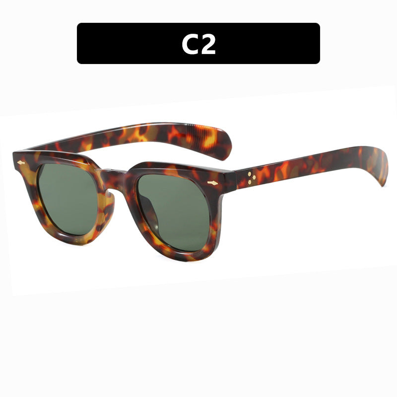 Women's stylish sunglasses in trendy design with elegant frame Bowlift