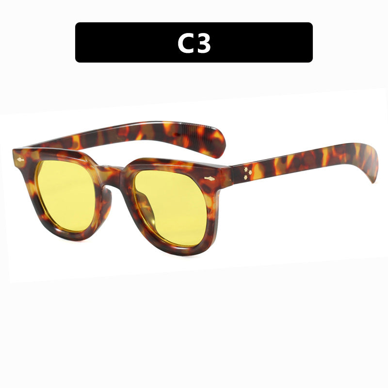 Women's stylish sunglasses in trendy design with elegant frame Bowlift