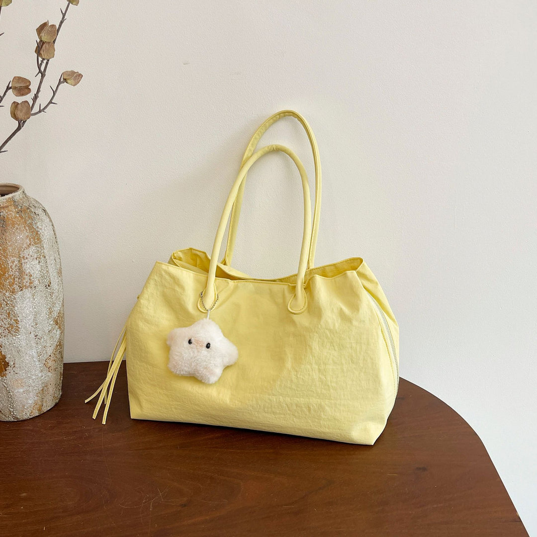Elegant and Multifunctional Handbag Bowlift