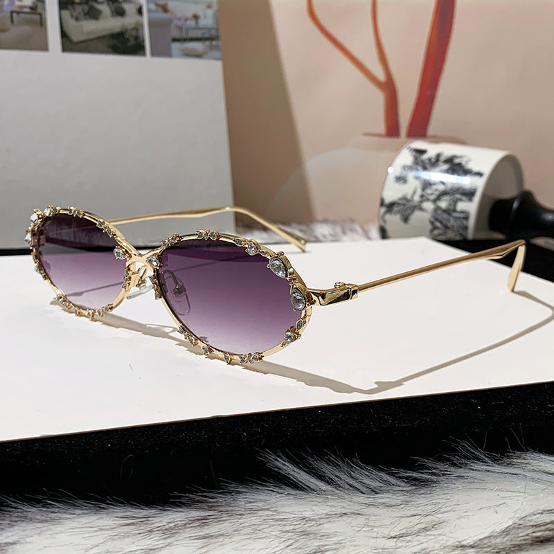 Women's exclusive sunglasses with sparkling rhinestone embellishment and elegant metal frame Bowlift