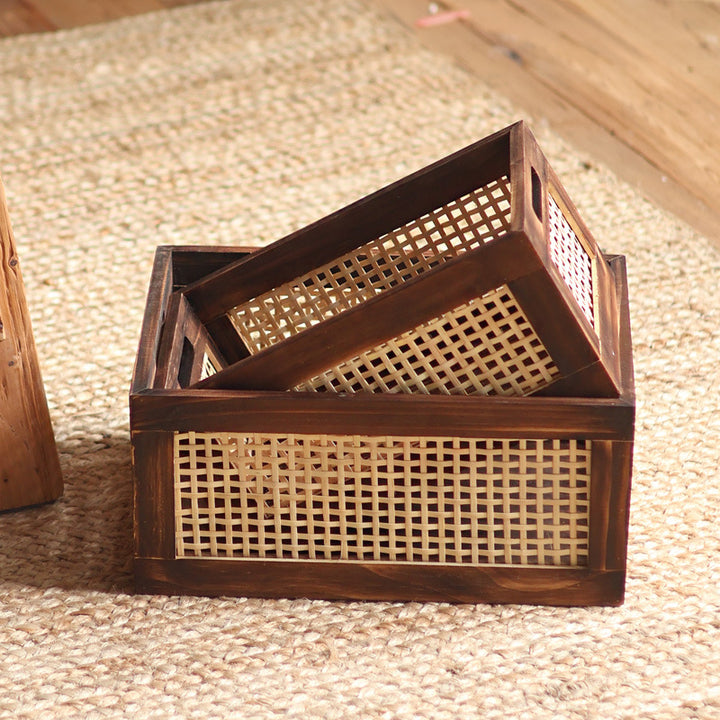 Practical storage basket Bowlift