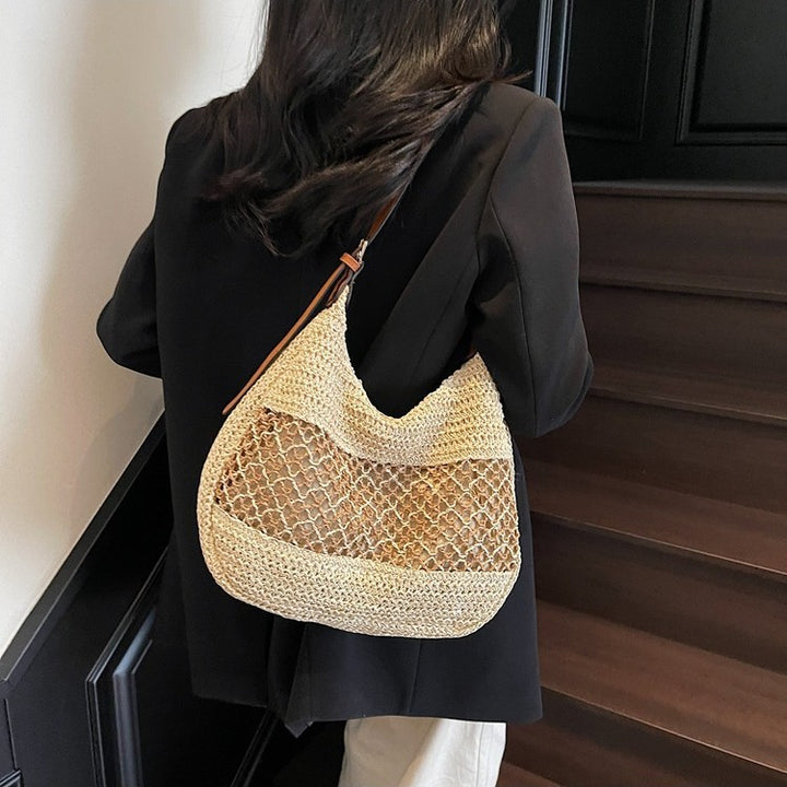 Shoulder bag made of high-quality natural material with woven design Bowlift