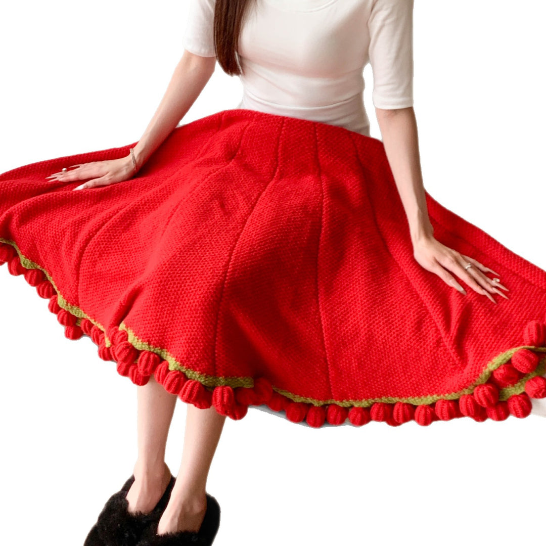 Cozy Blanket with Playful Pompons Bowlift