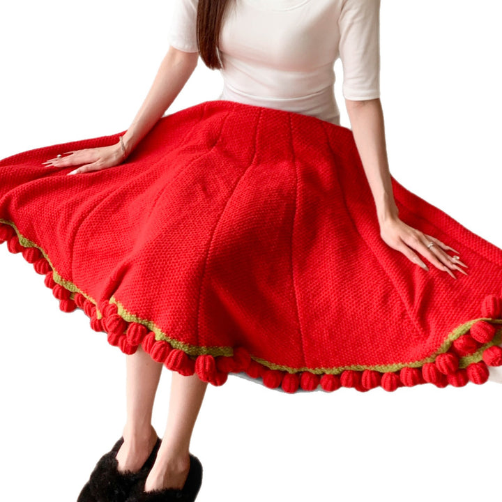 Cozy Blanket with Playful Pompons Bowlift