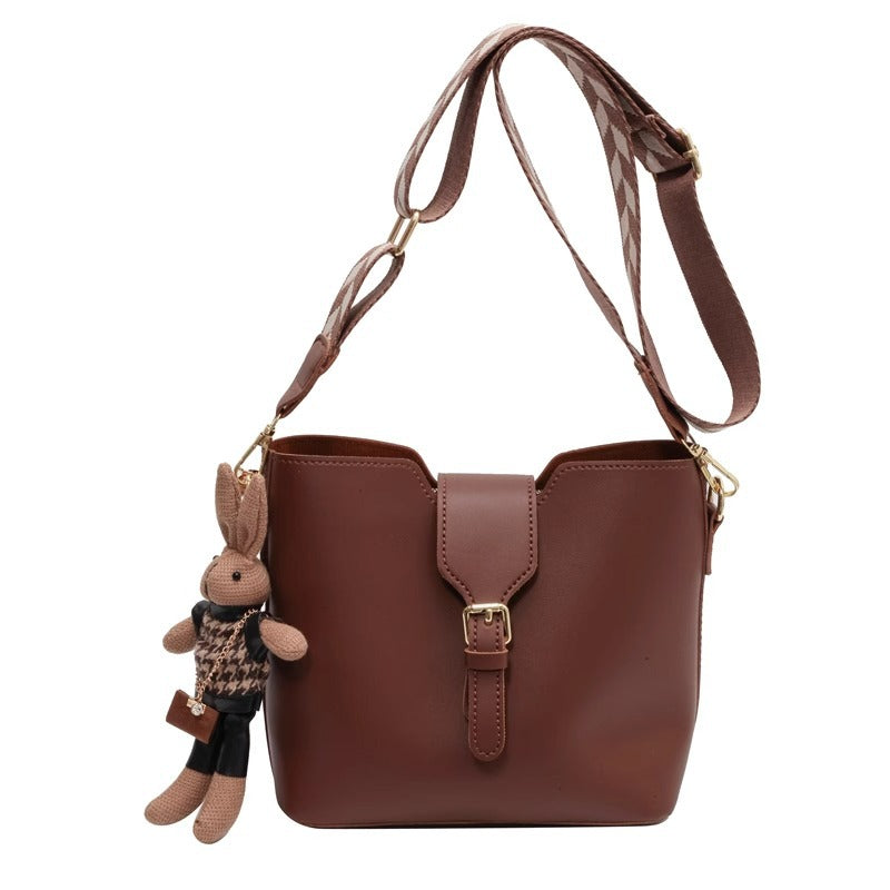 Modern Structured Handbag Bowlift